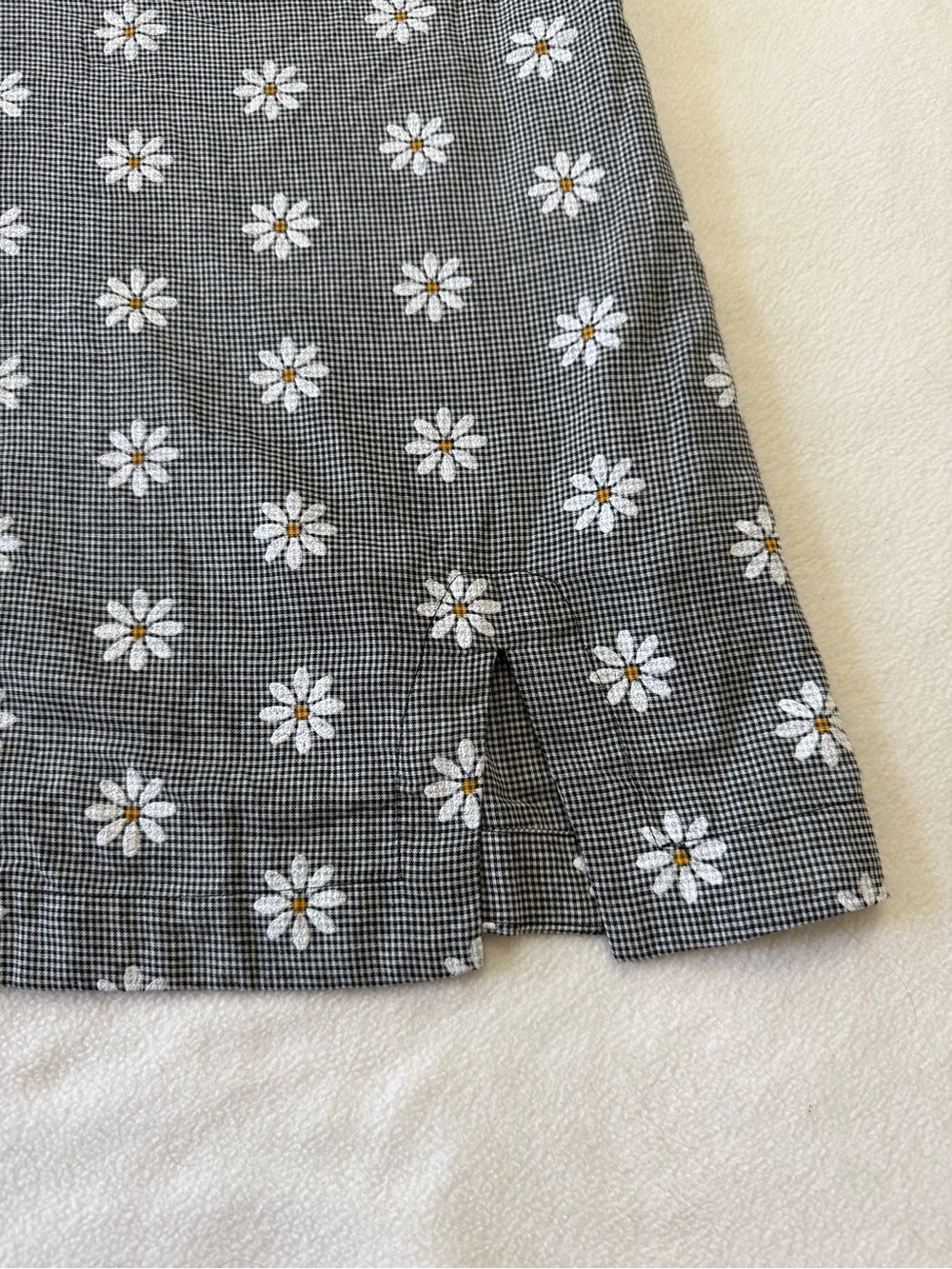Elodie Black Mini Dress with White Daisy Print - Picture 4 of 4